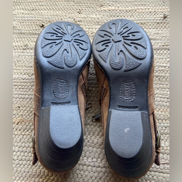 Born Zowy Tobacco Suede Ankle Booties Boots Shoes Heeled Women's size 9 - Picture 3 of 8